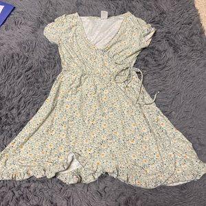 Floral Dress (smoke free & pet free home)